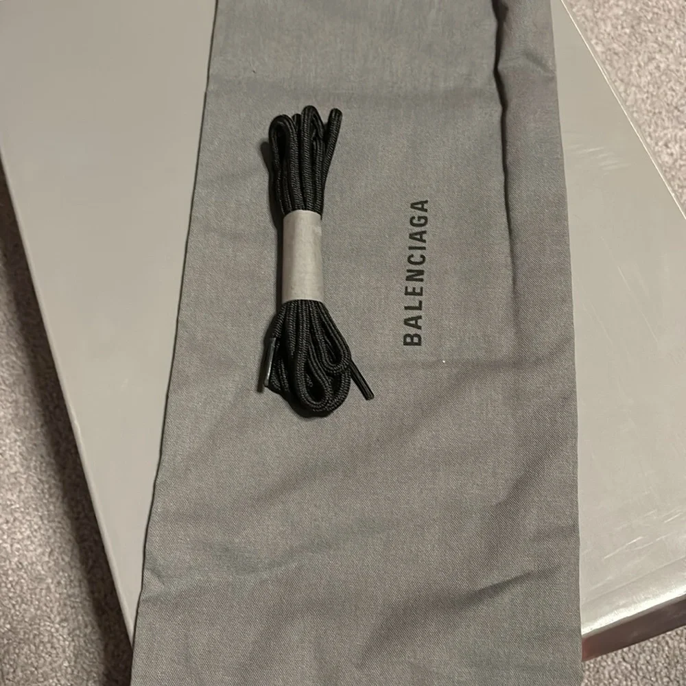 Women’s Balenciaga Track 2 Sneakers size 40 - Picture 8 of 9